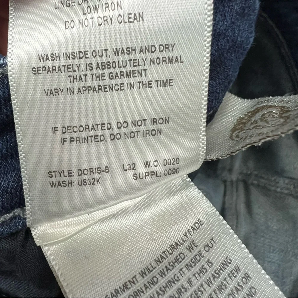 Diesel Women’s Doris-B Super Slim Bootcut Medium Wash Denim Jeans Size 29